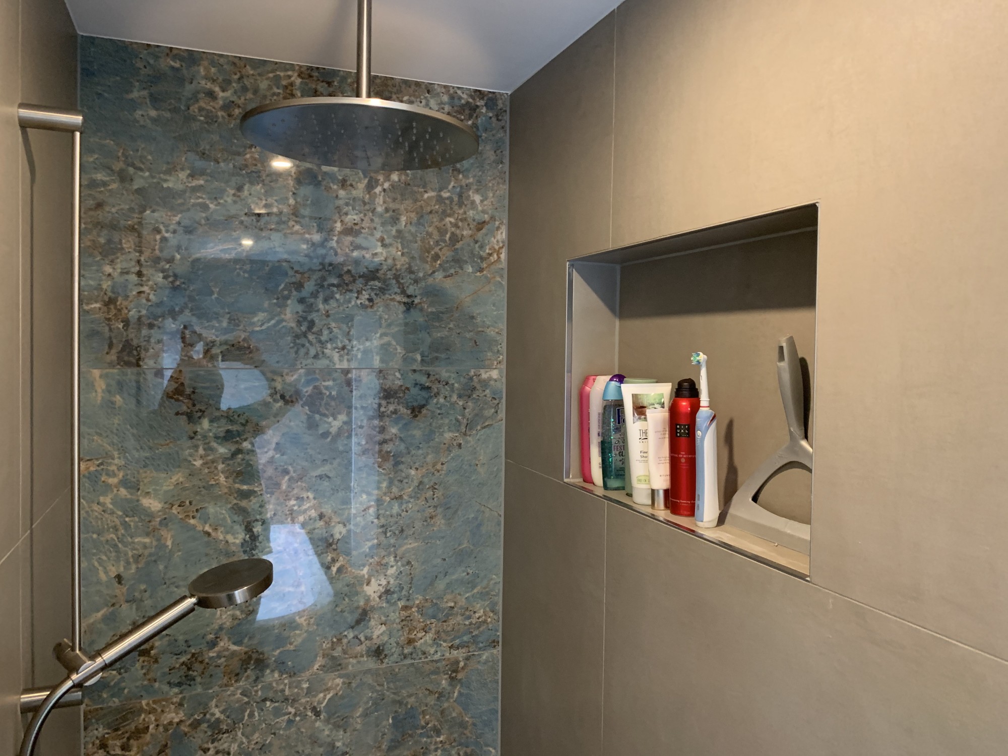      content 04 portfolio rvskranen maatwerkbadmeubels badkamers sheerenberg uwtegelzetters.jpeg 